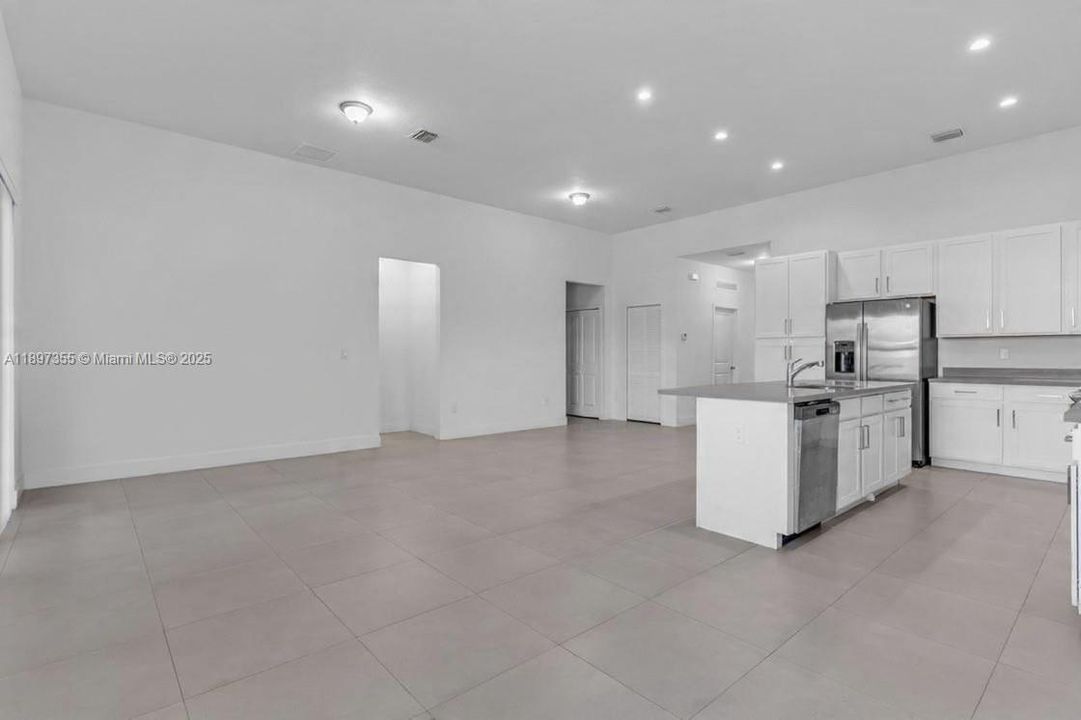 Active With Contract: $750,000 (4 beds, 3 baths, 2088 Square Feet)