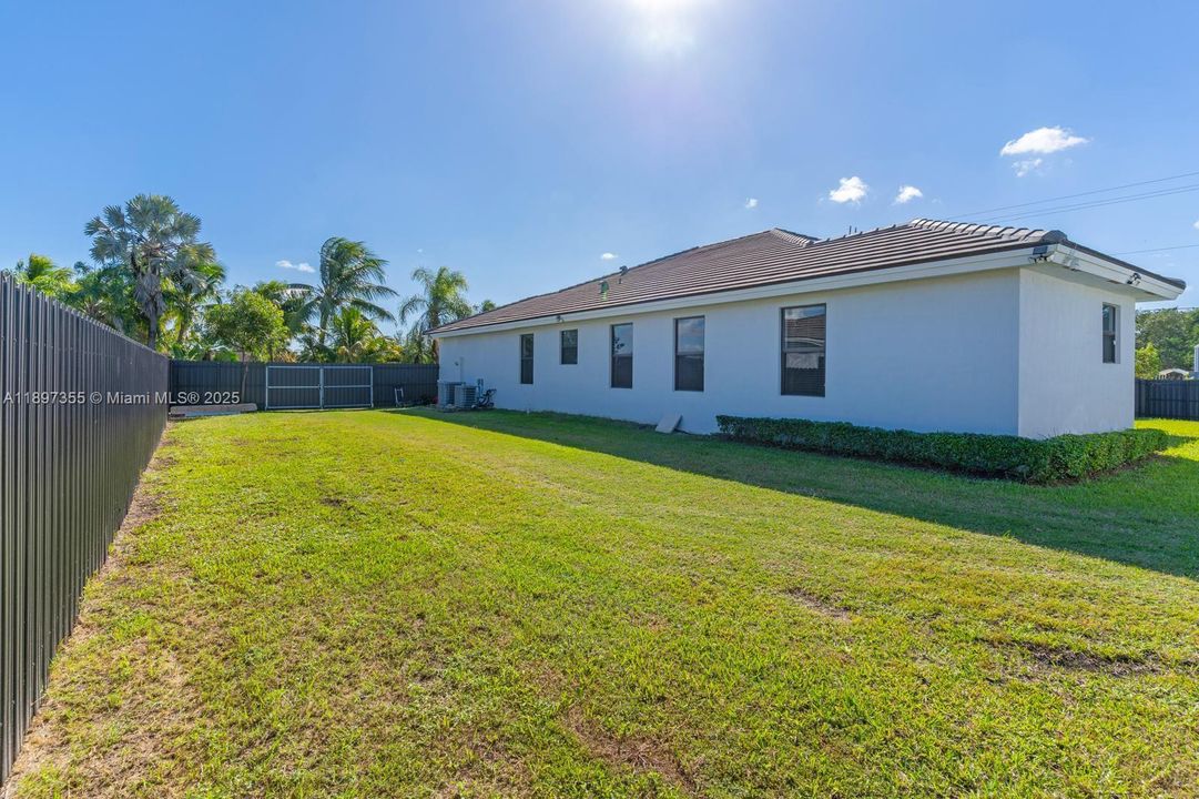 Active With Contract: $750,000 (4 beds, 3 baths, 2088 Square Feet)