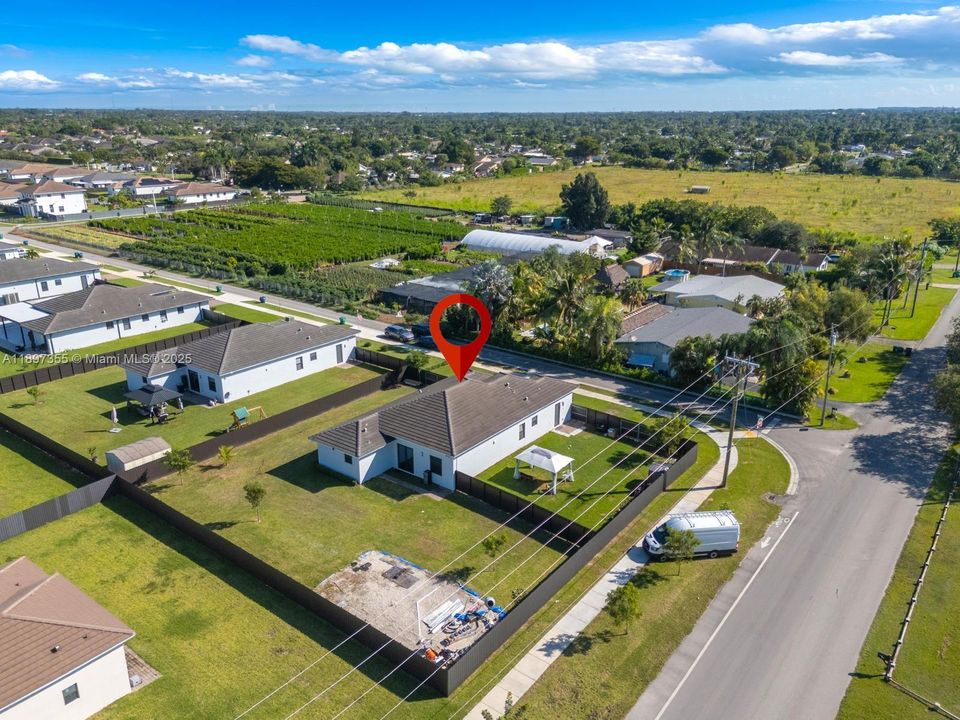 Active With Contract: $750,000 (4 beds, 3 baths, 2088 Square Feet)