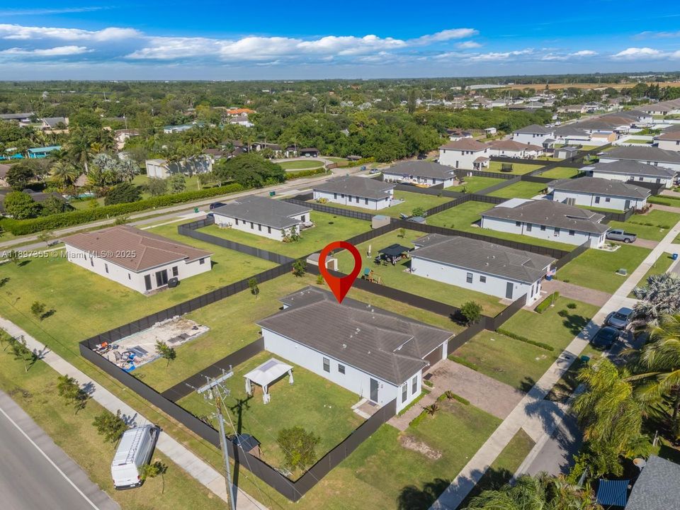 Active With Contract: $750,000 (4 beds, 3 baths, 2088 Square Feet)