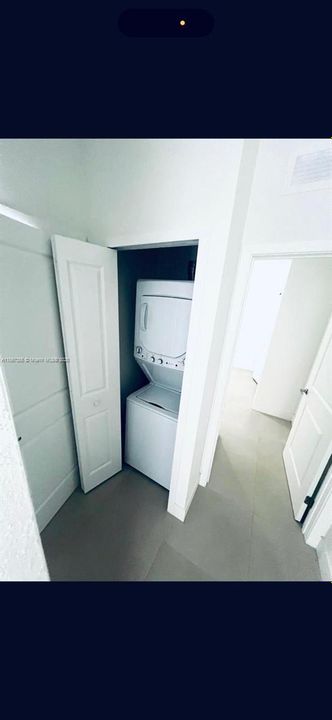 Active With Contract: $750,000 (4 beds, 3 baths, 2088 Square Feet)