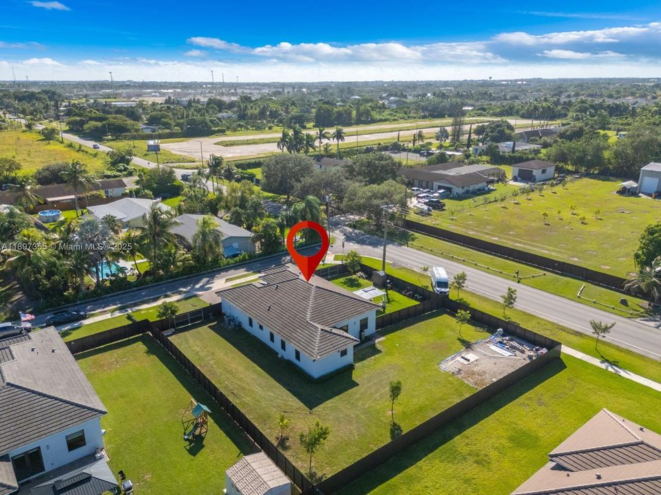 Active With Contract: $750,000 (4 beds, 3 baths, 2088 Square Feet)