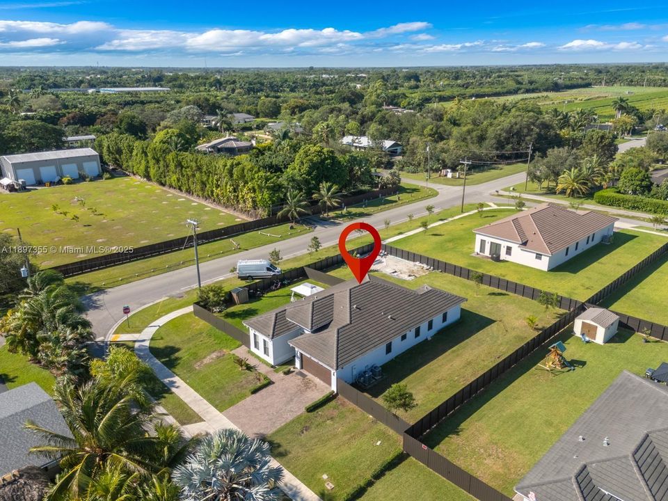 Active With Contract: $750,000 (4 beds, 3 baths, 2088 Square Feet)