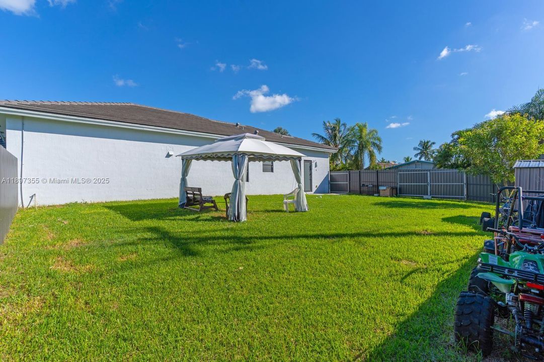 Active With Contract: $750,000 (4 beds, 3 baths, 2088 Square Feet)