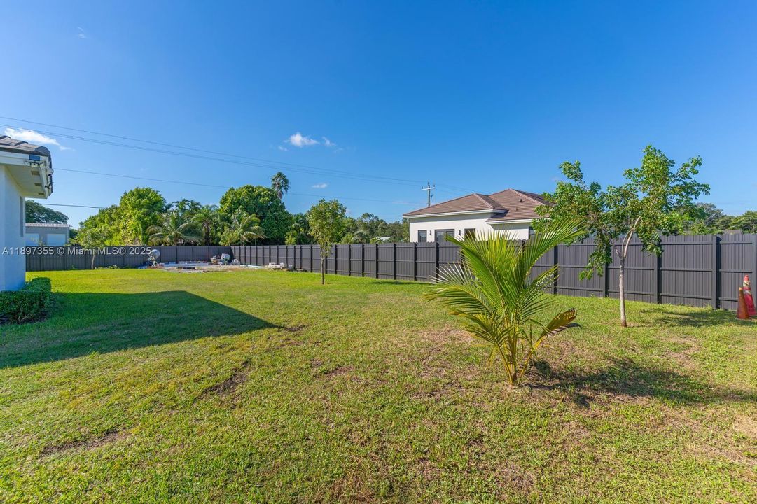Active With Contract: $750,000 (4 beds, 3 baths, 2088 Square Feet)