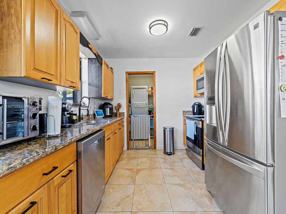 Active With Contract: $459,000 (3 beds, 2 baths, 1150 Square Feet)