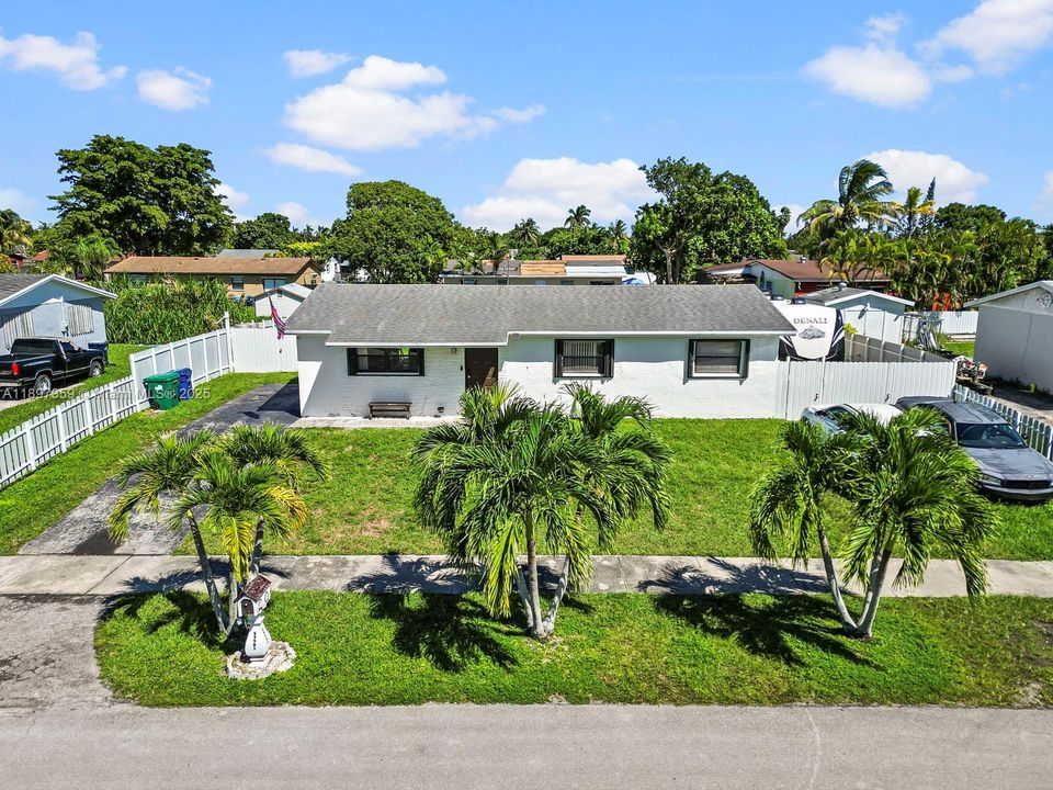 Active With Contract: $459,000 (3 beds, 2 baths, 1150 Square Feet)