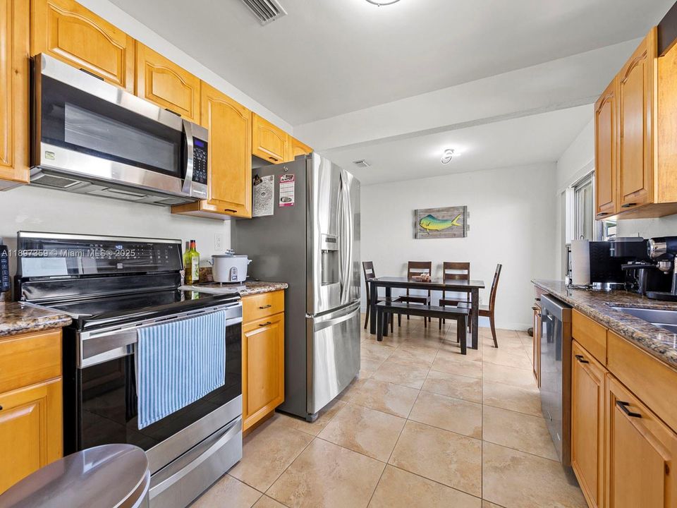 Active With Contract: $459,000 (3 beds, 2 baths, 1150 Square Feet)