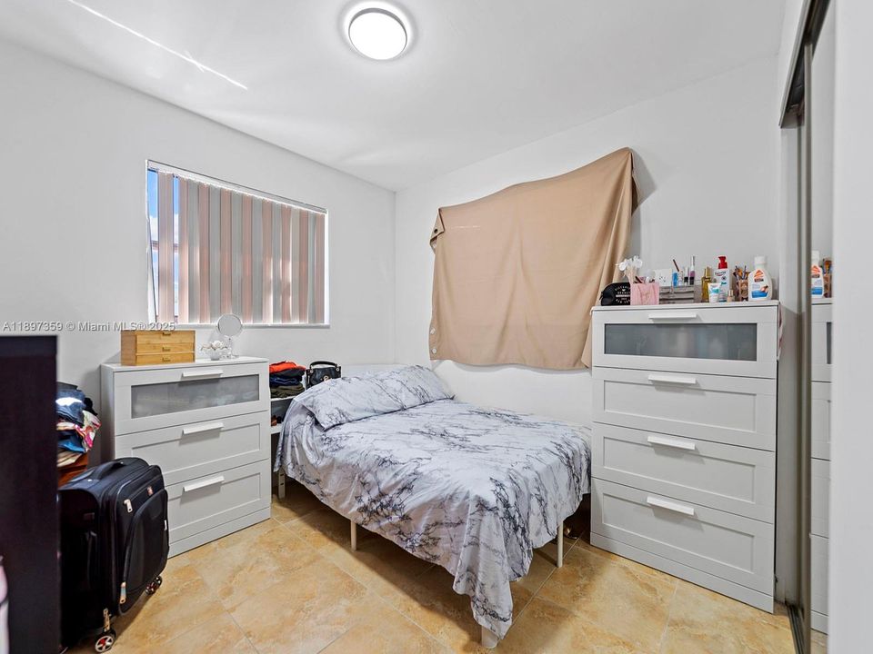 Active With Contract: $459,000 (3 beds, 2 baths, 1150 Square Feet)