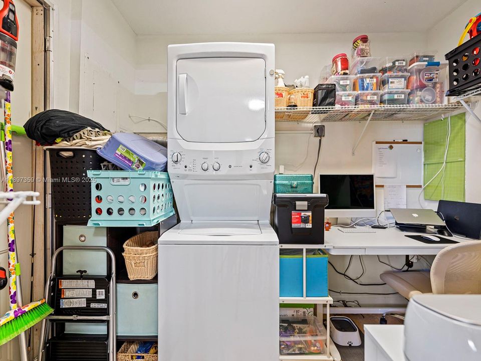 Active With Contract: $459,000 (3 beds, 2 baths, 1150 Square Feet)