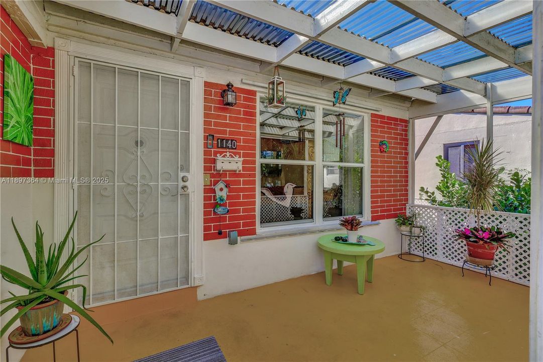 For Sale: $525,000 (4 beds, 3 baths, 1588 Square Feet)