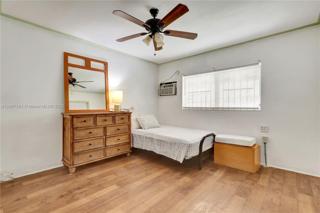 For Sale: $525,000 (4 beds, 3 baths, 1588 Square Feet)