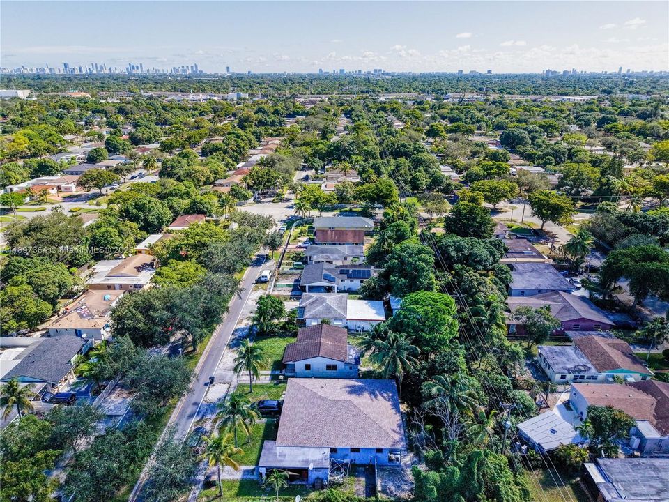 For Sale: $525,000 (4 beds, 3 baths, 1588 Square Feet)