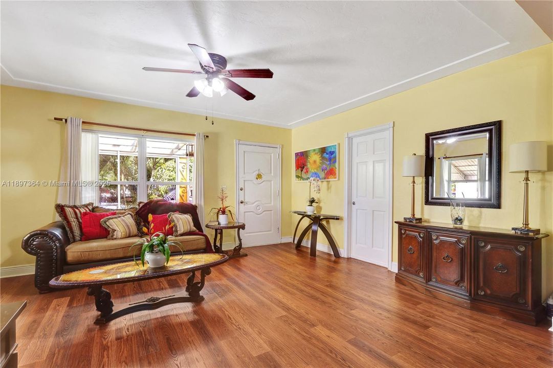 For Sale: $525,000 (4 beds, 3 baths, 1588 Square Feet)