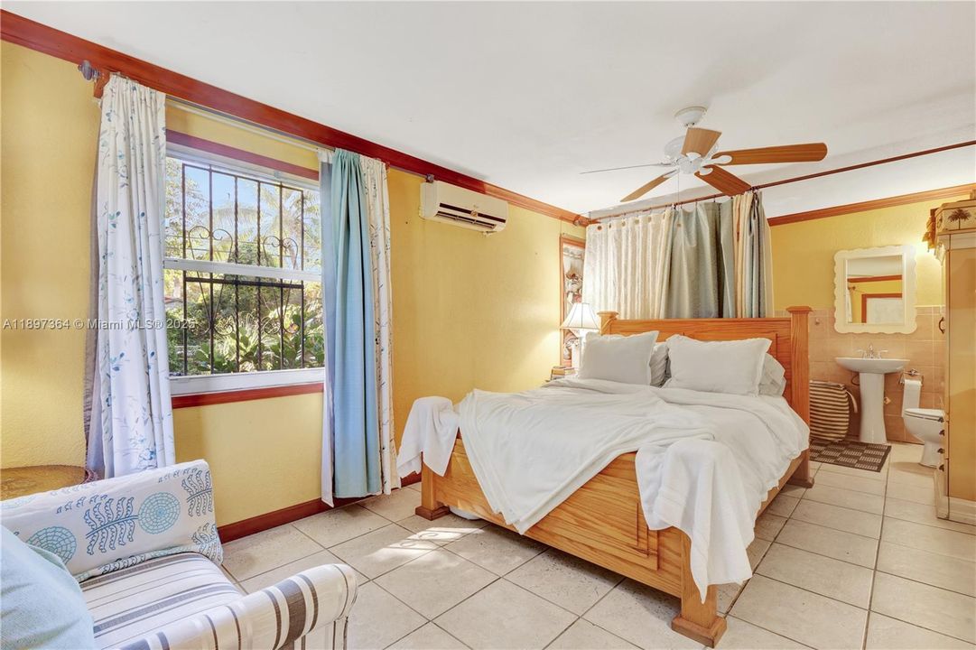 For Sale: $525,000 (4 beds, 3 baths, 1588 Square Feet)