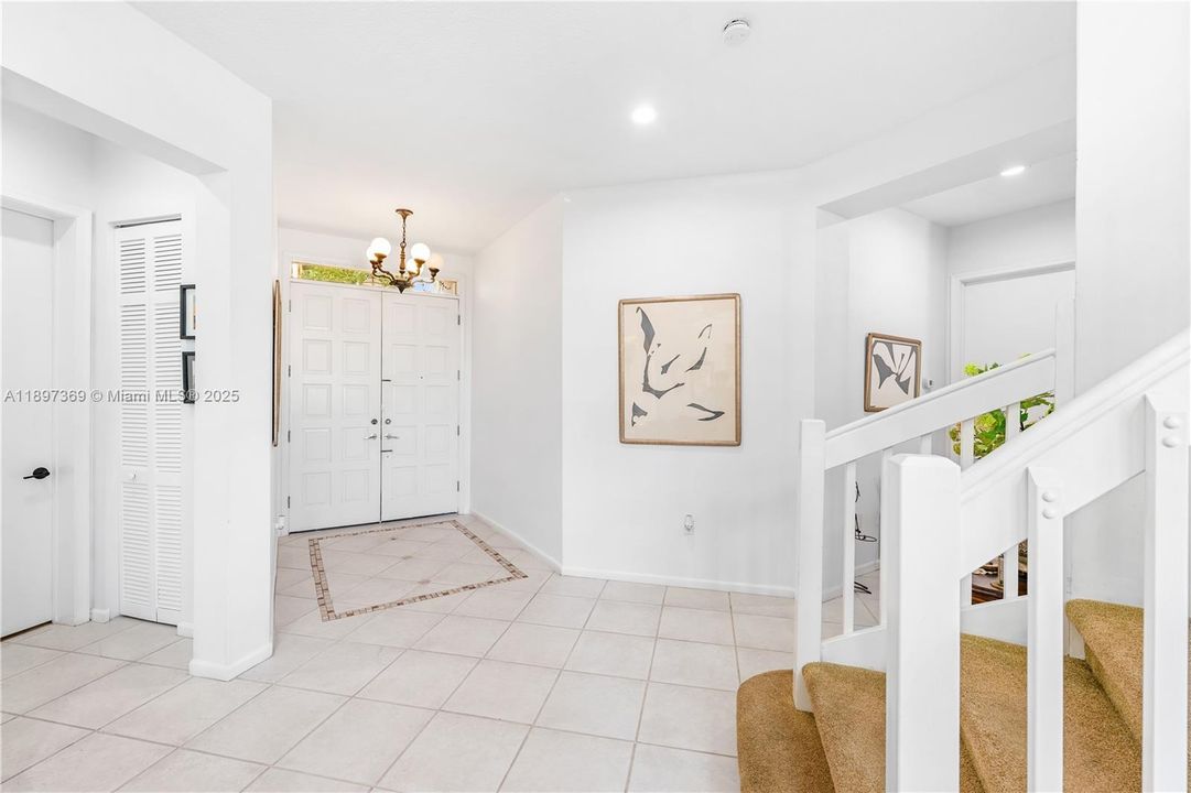 For Sale: $2,295,000 (3 beds, 3 baths, 2740 Square Feet)