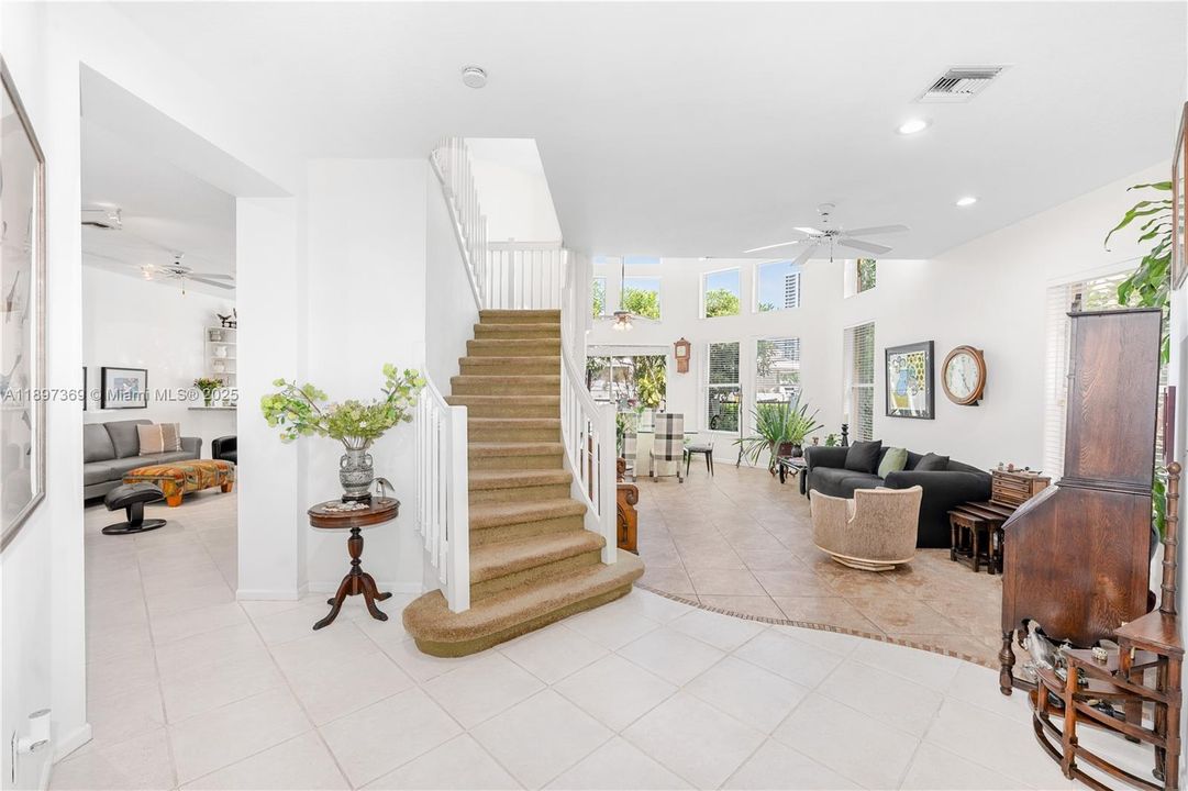 For Sale: $2,295,000 (3 beds, 3 baths, 2740 Square Feet)