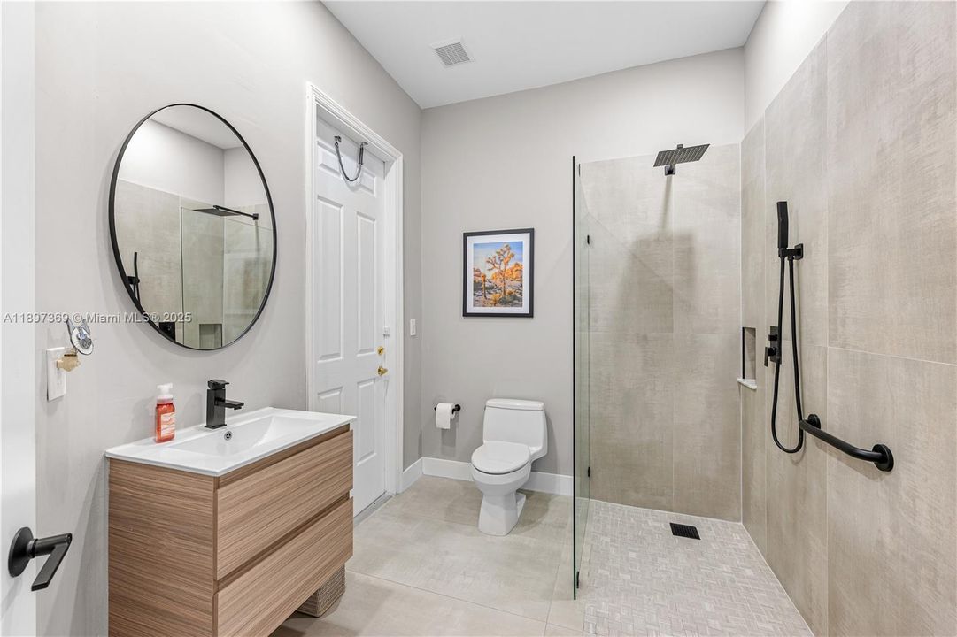 1st Floor guest bath