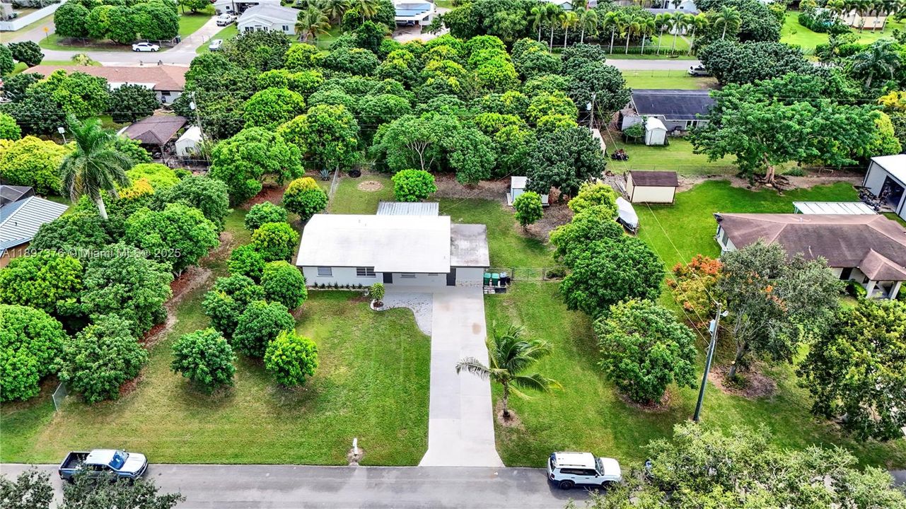 Под контрактом: $595,000 (3 спален, 2 ванн, 1593 Квадратных фут)