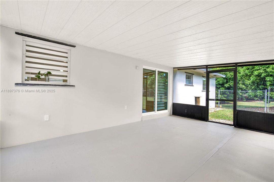 screened covered terrace