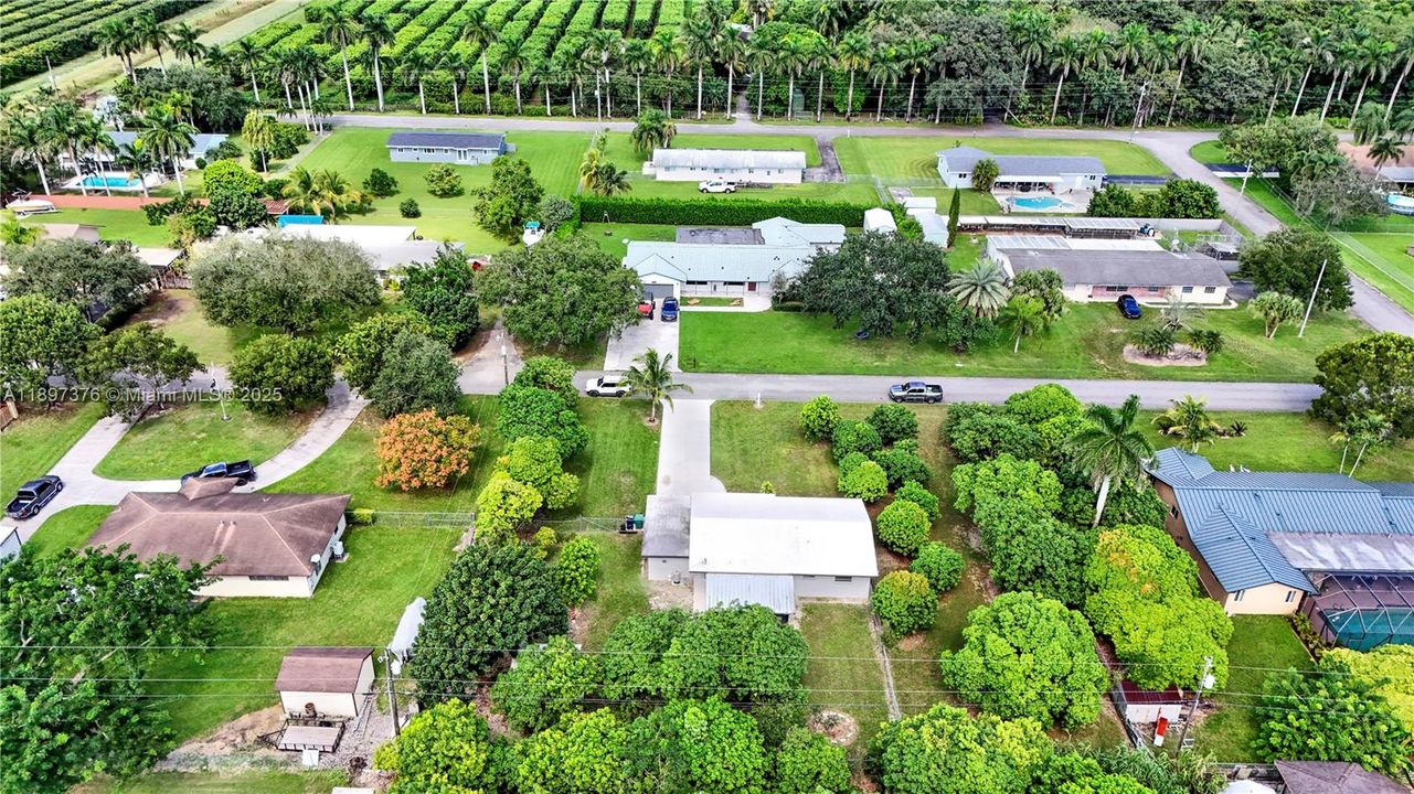 Под контрактом: $595,000 (3 спален, 2 ванн, 1593 Квадратных фут)