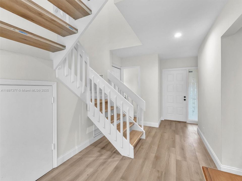 For Sale: $378,999 (3 beds, 2 baths, 1547 Square Feet)