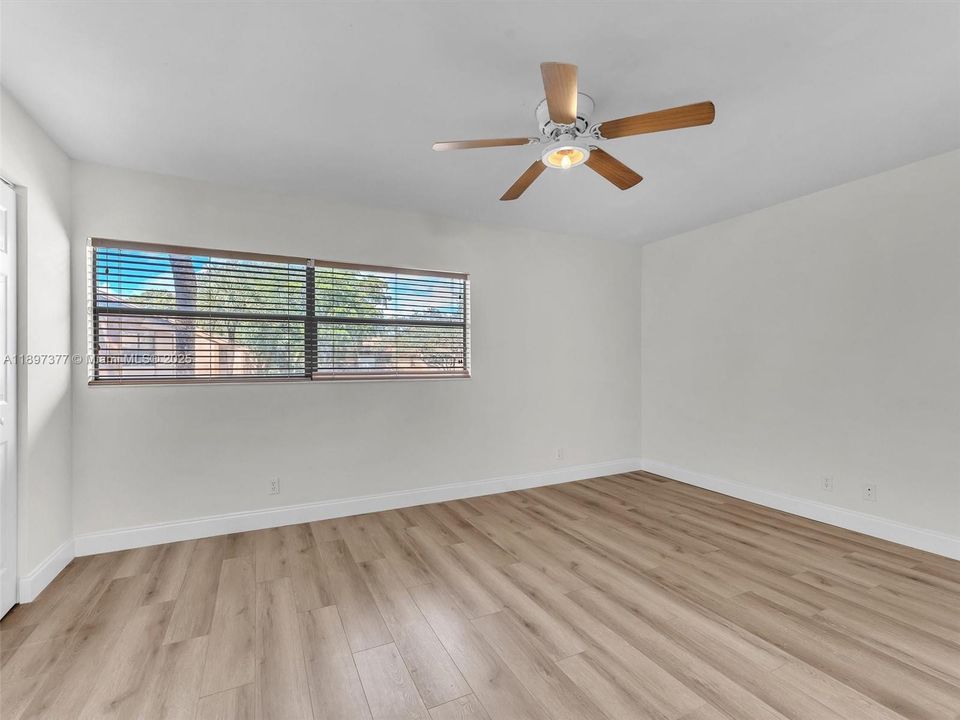 For Sale: $378,999 (3 beds, 2 baths, 1547 Square Feet)