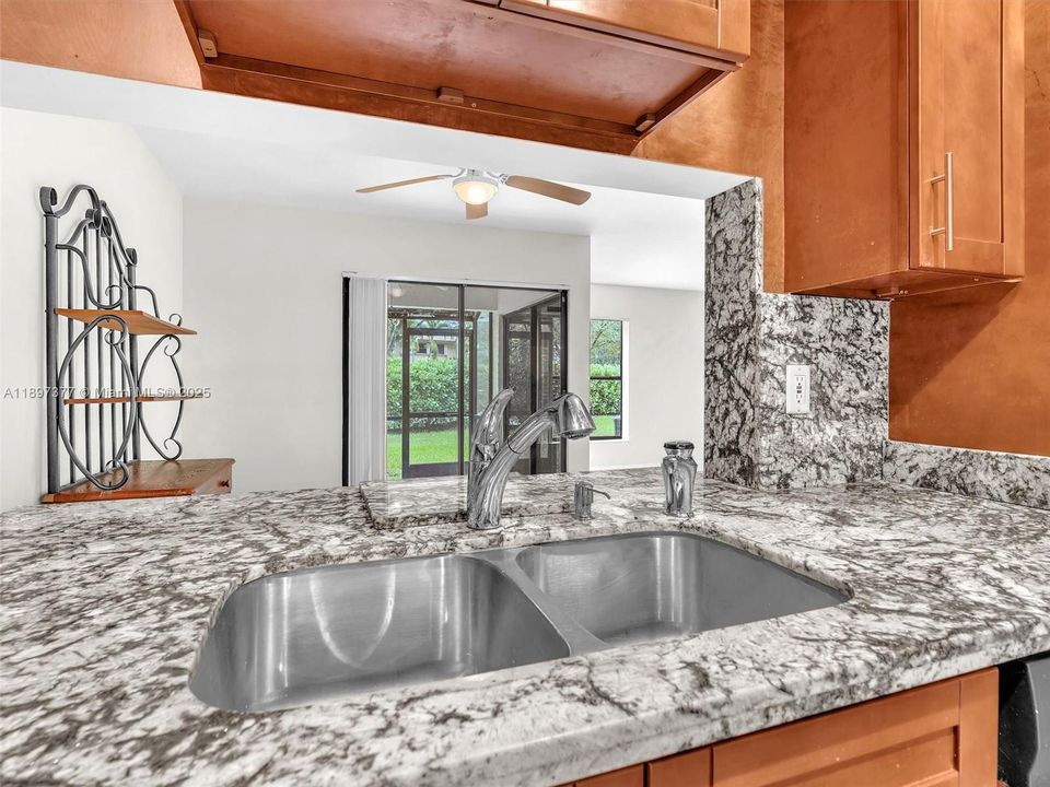 For Sale: $378,999 (3 beds, 2 baths, 1547 Square Feet)