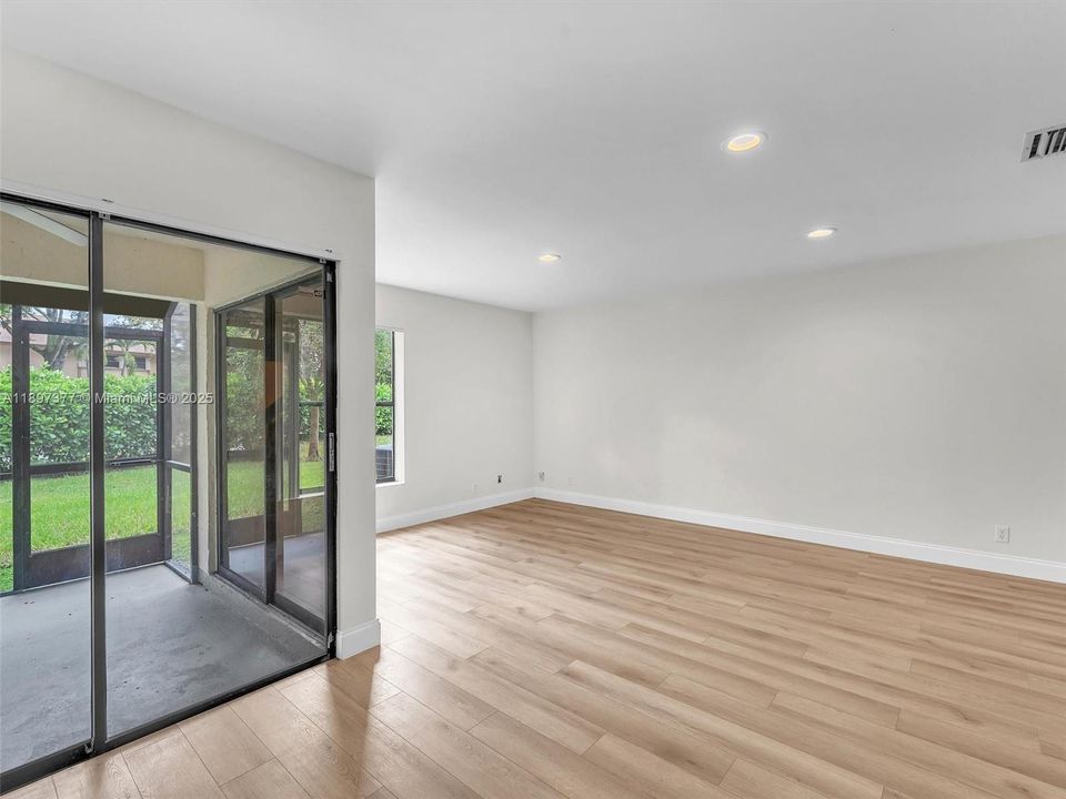 For Sale: $378,999 (3 beds, 2 baths, 1547 Square Feet)