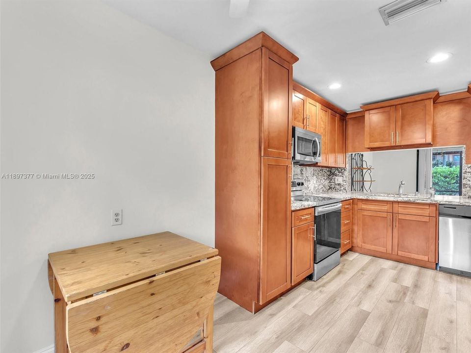 For Sale: $378,999 (3 beds, 2 baths, 1547 Square Feet)