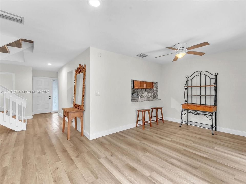 For Sale: $378,999 (3 beds, 2 baths, 1547 Square Feet)