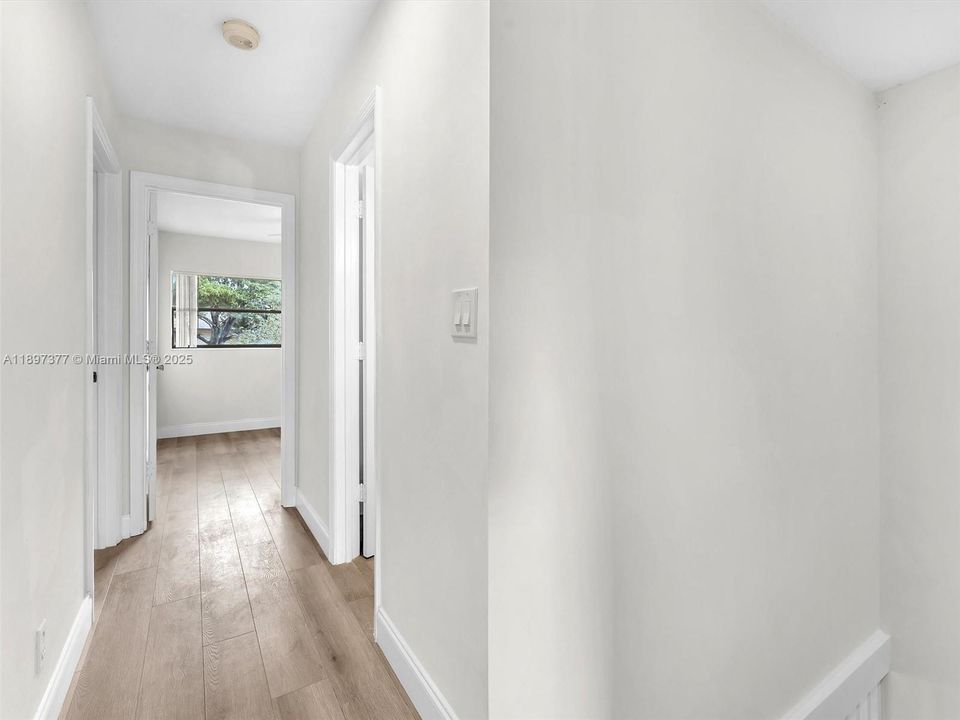 For Sale: $378,999 (3 beds, 2 baths, 1547 Square Feet)