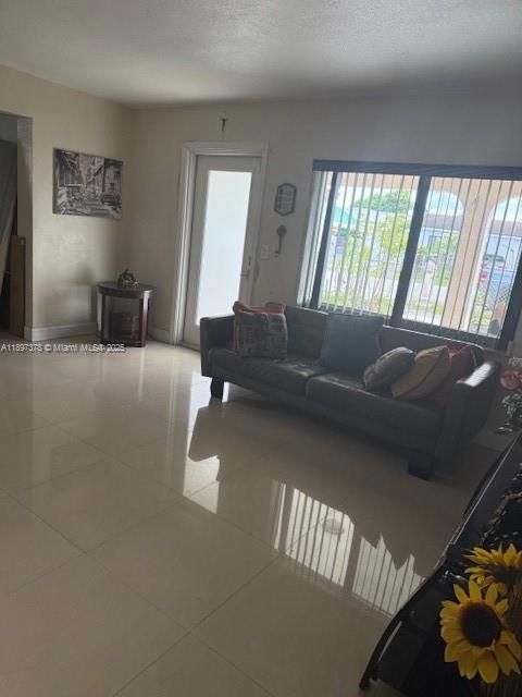 На продажу: $685,000 (4 спален, 2 ванн, 0 Квадратных фут)