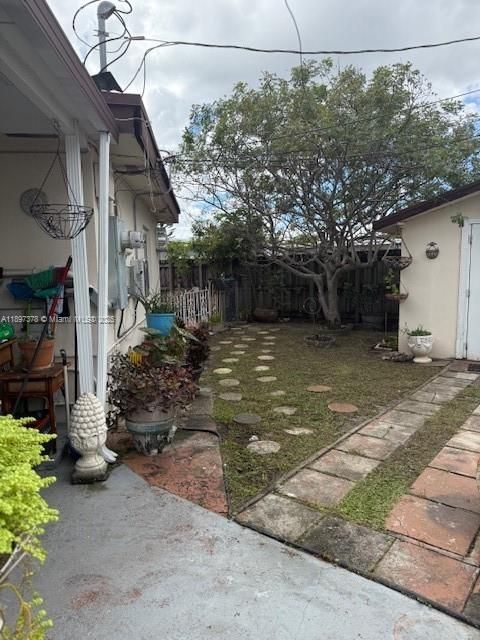 На продажу: $685,000 (4 спален, 2 ванн, 0 Квадратных фут)