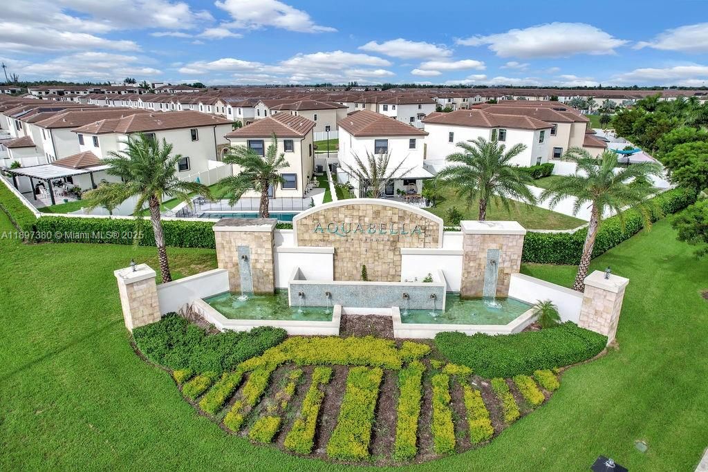 Active With Contract: $795,000 (4 beds, 2 baths, 2012 Square Feet)