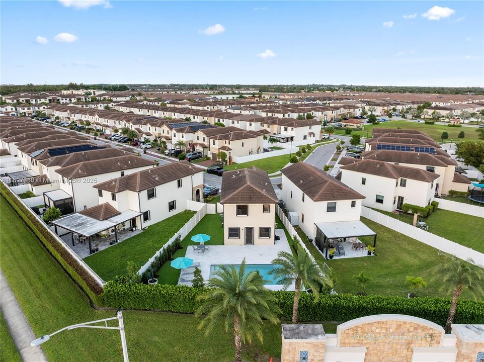 Active With Contract: $795,000 (4 beds, 2 baths, 2012 Square Feet)