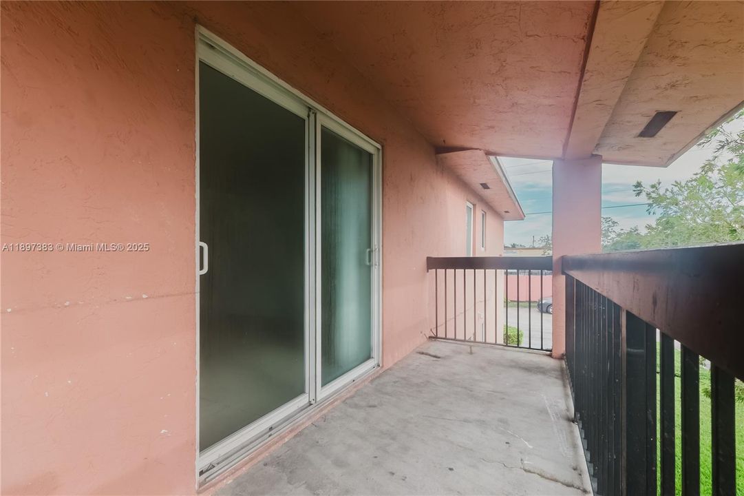 For Rent: $2,500 (3 beds, 2 baths, 1085 Square Feet)