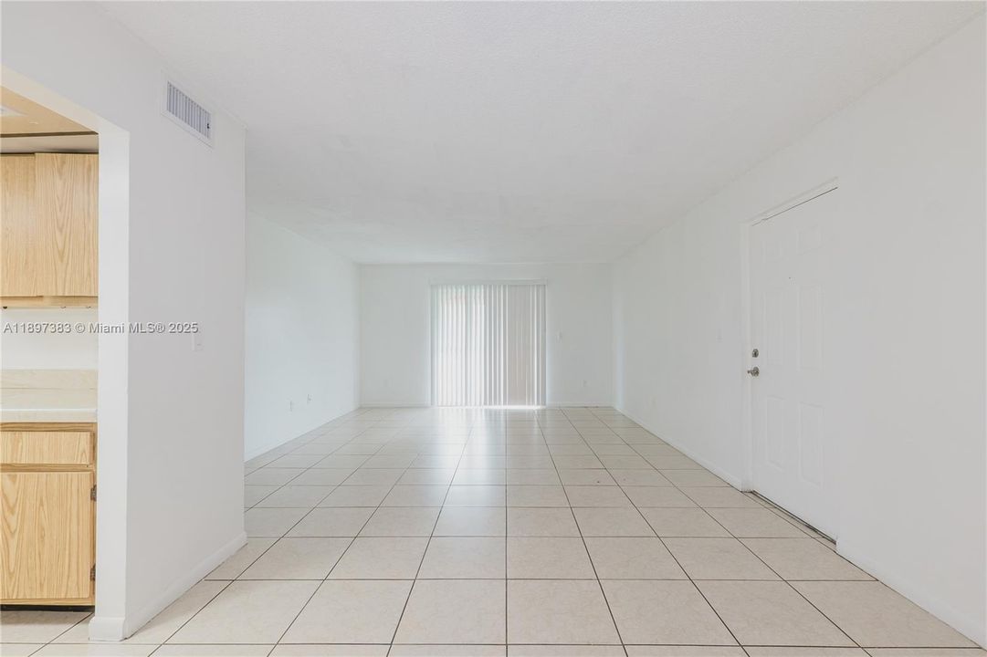 For Rent: $2,500 (3 beds, 2 baths, 1085 Square Feet)