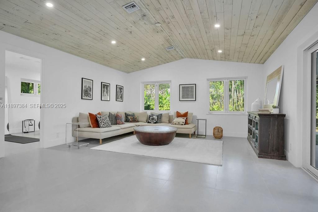 For Sale: $1,420,000 (4 beds, 3 baths, 2240 Square Feet)