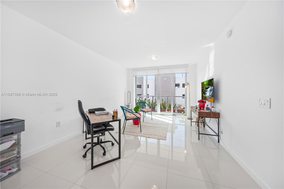 На продажу: $345,000 (1 спален, 2 ванн, 989 Квадратных фут)