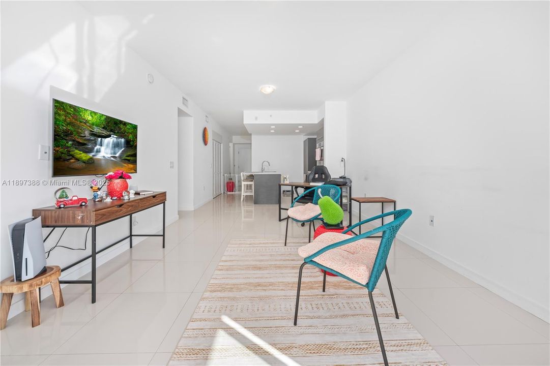 На продажу: $345,000 (1 спален, 2 ванн, 989 Квадратных фут)