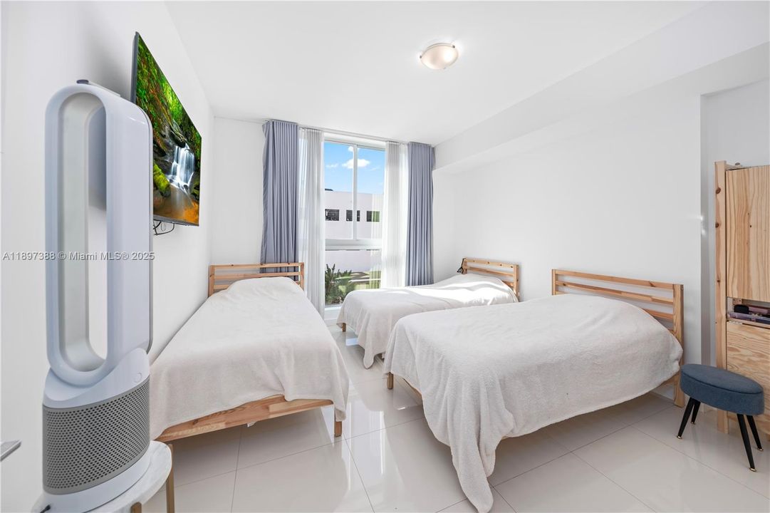 На продажу: $345,000 (1 спален, 2 ванн, 989 Квадратных фут)