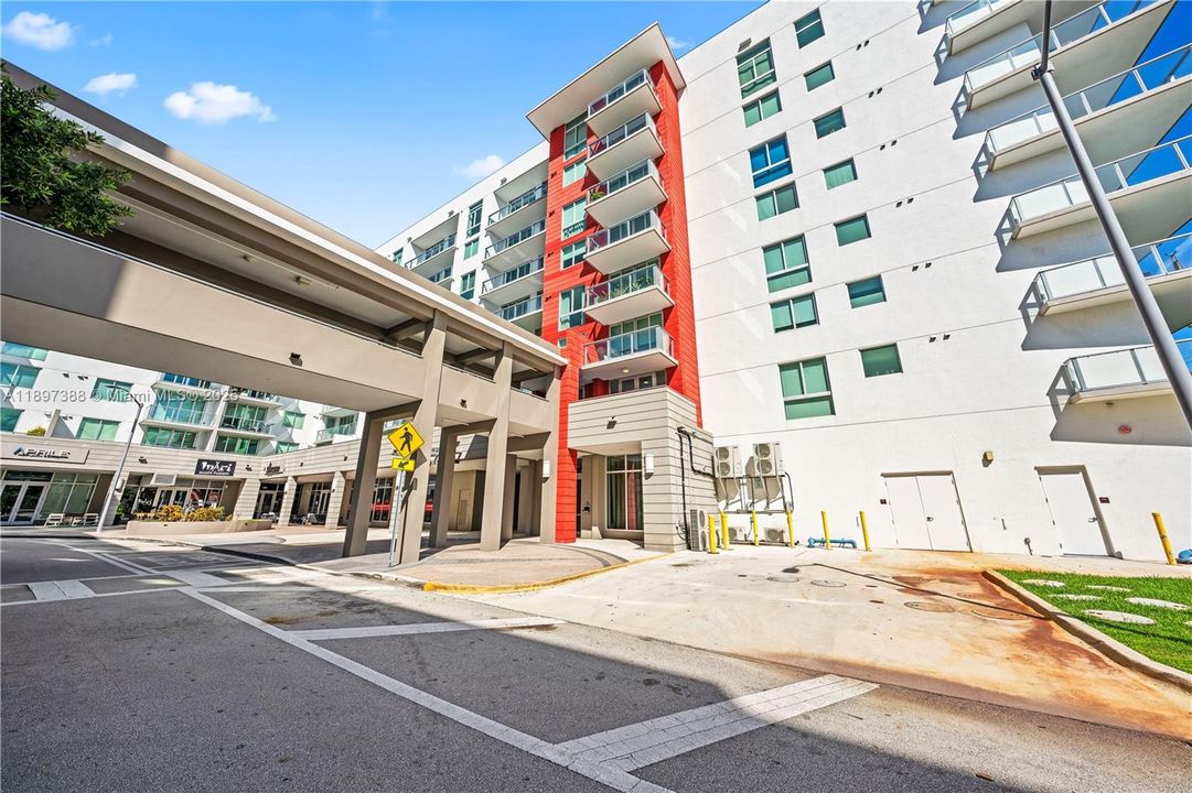 На продажу: $345,000 (1 спален, 2 ванн, 989 Квадратных фут)