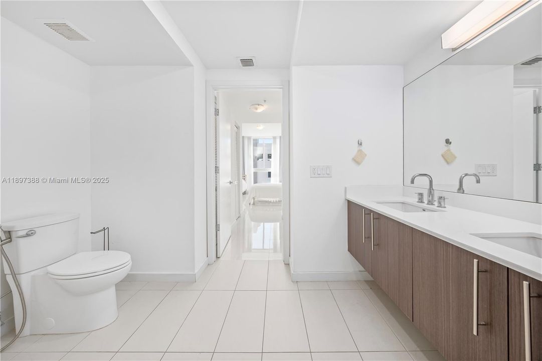 На продажу: $345,000 (1 спален, 2 ванн, 989 Квадратных фут)