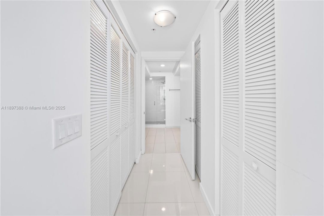 На продажу: $345,000 (1 спален, 2 ванн, 989 Квадратных фут)