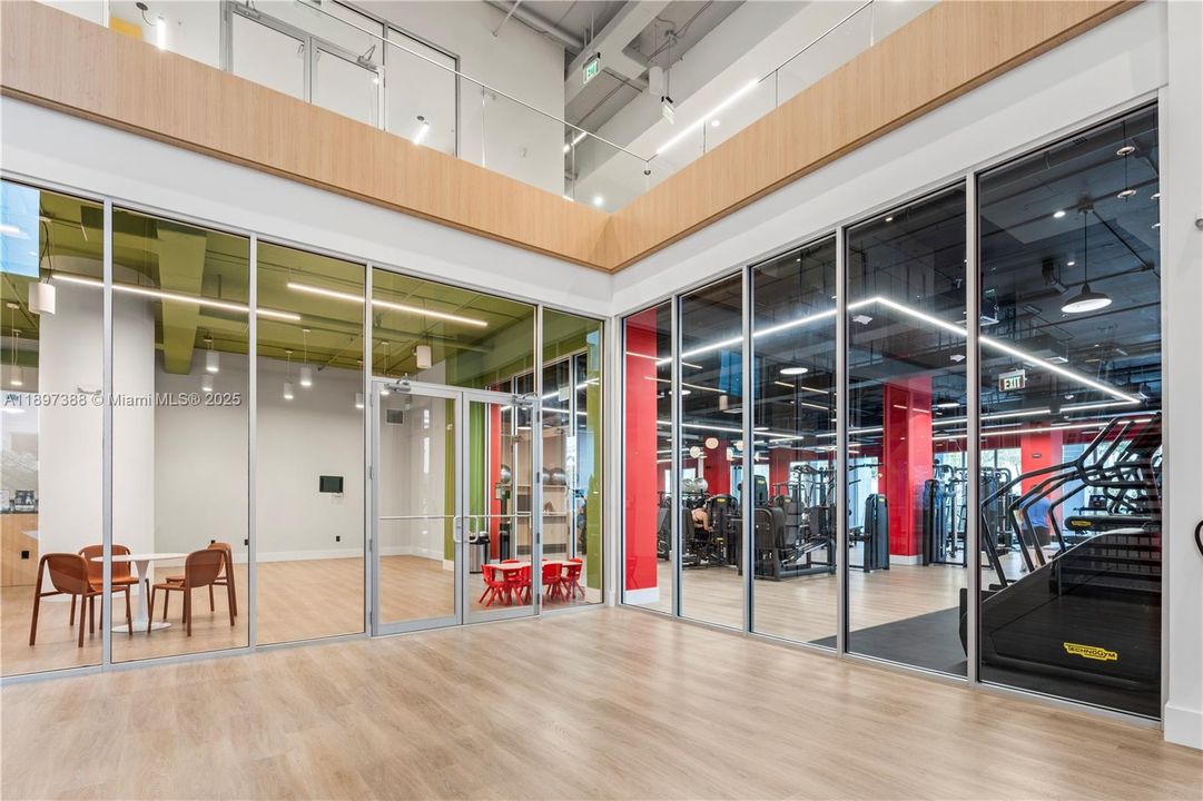 На продажу: $345,000 (1 спален, 2 ванн, 989 Квадратных фут)