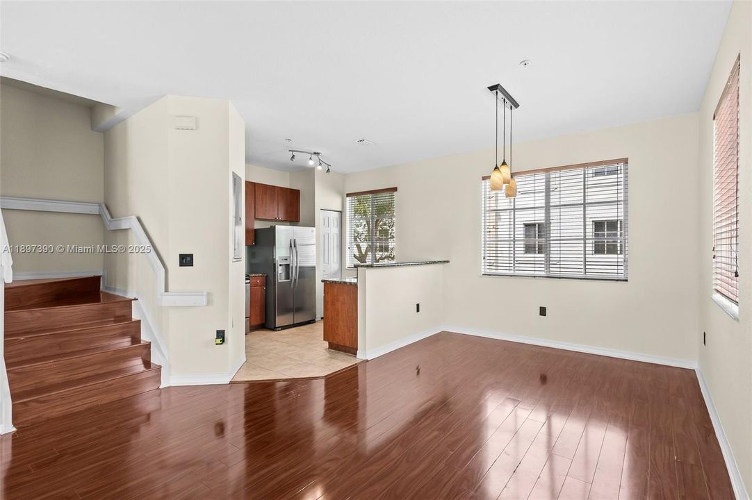 For Sale: $399,999 (3 beds, 2 baths, 1481 Square Feet)