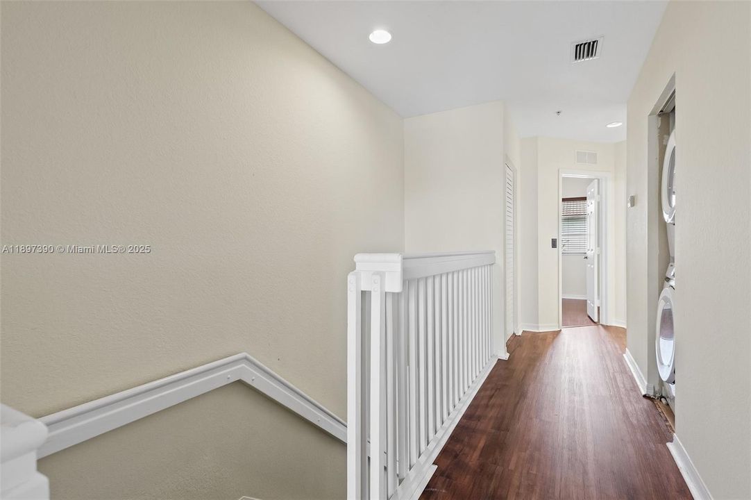 For Sale: $399,999 (3 beds, 2 baths, 1481 Square Feet)