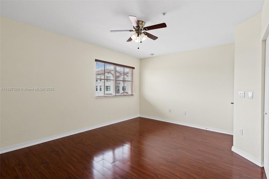 For Sale: $399,999 (3 beds, 2 baths, 1481 Square Feet)