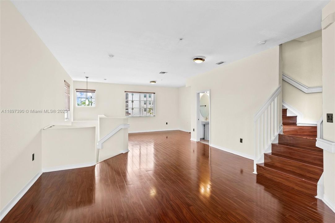 For Sale: $399,999 (3 beds, 2 baths, 1481 Square Feet)